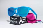 Oakley-Frogskins-Matte-Sky-Sapphire-Iridium.jpg