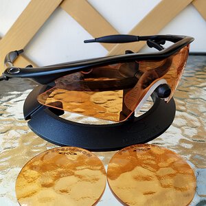 New M Frame Matte Black/Persimmon Sweep Vented 🖤🧡