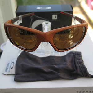 Straight Jacket Leather/Gold Iridium.JPG