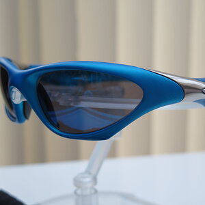 Scars in Electric Blue / Ice Iridium