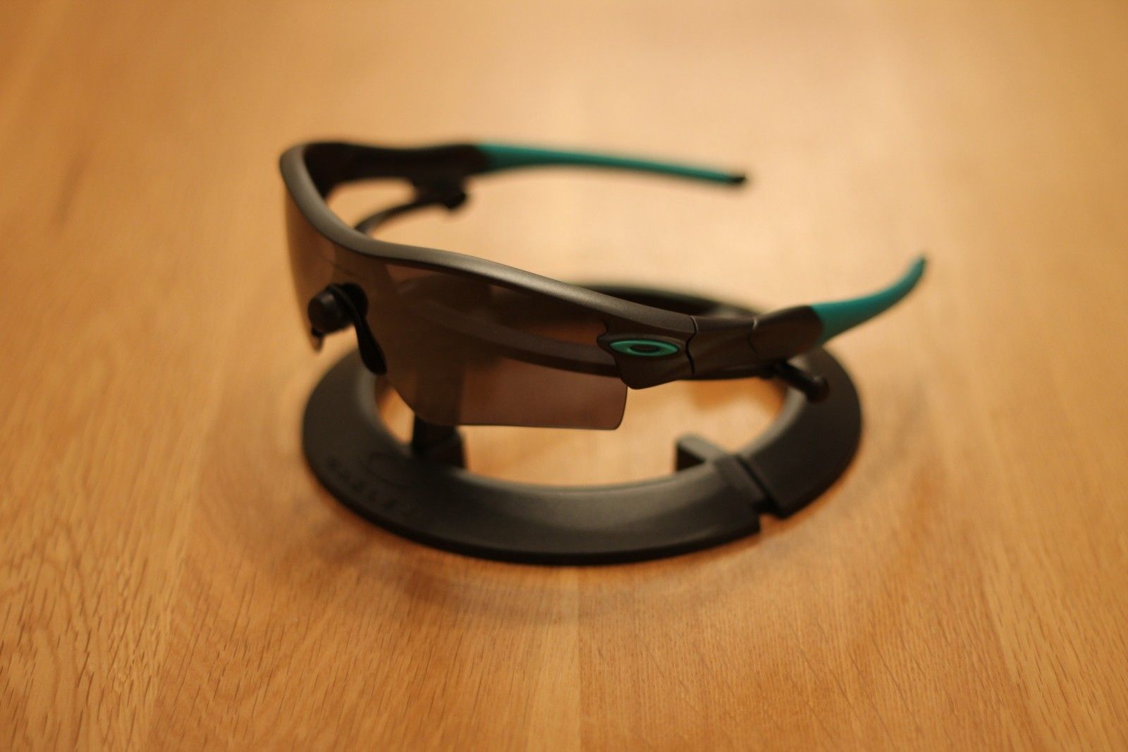 Anthracite Straight Arm