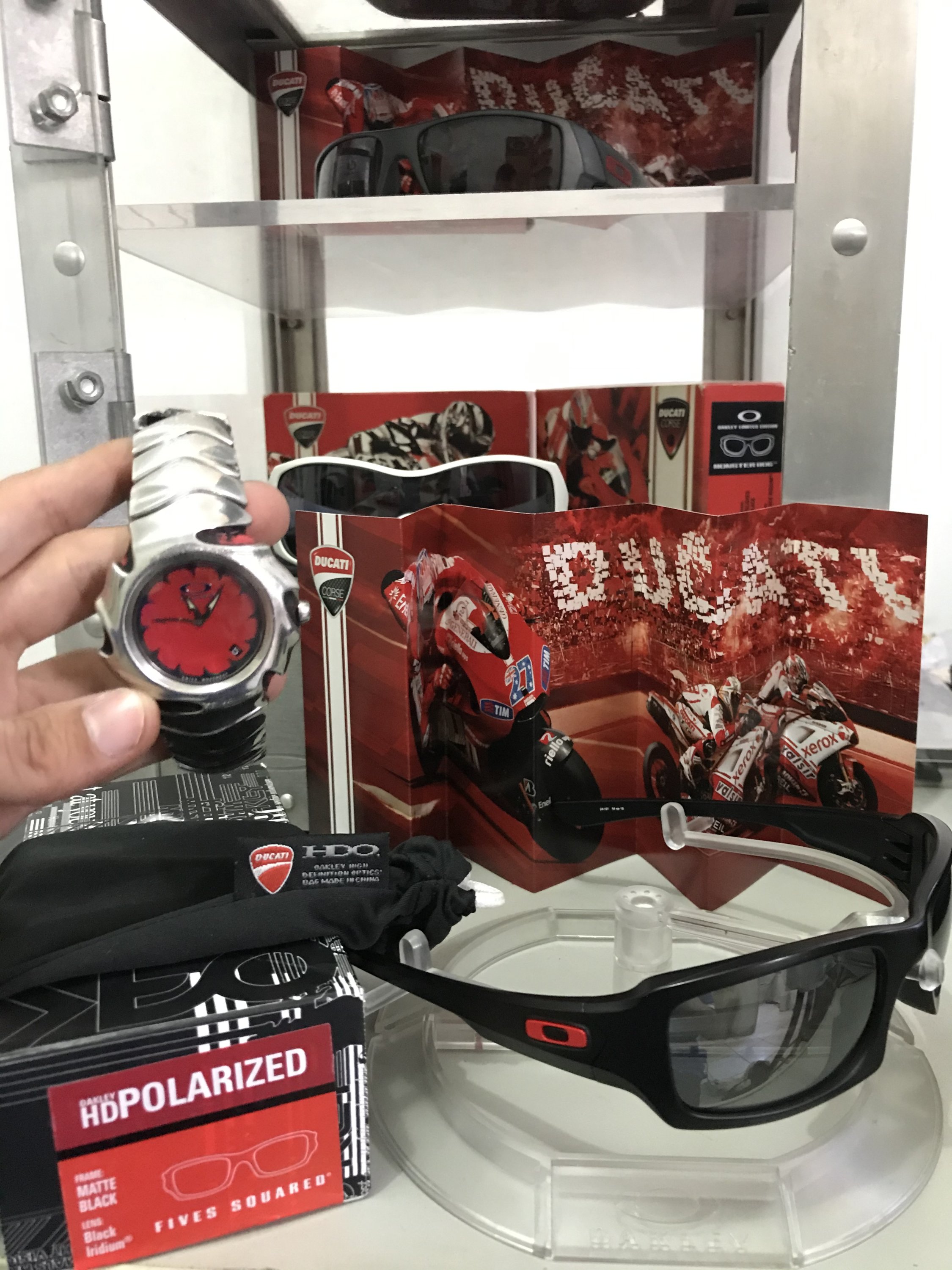 BLADE RED / FIVES DUCATI