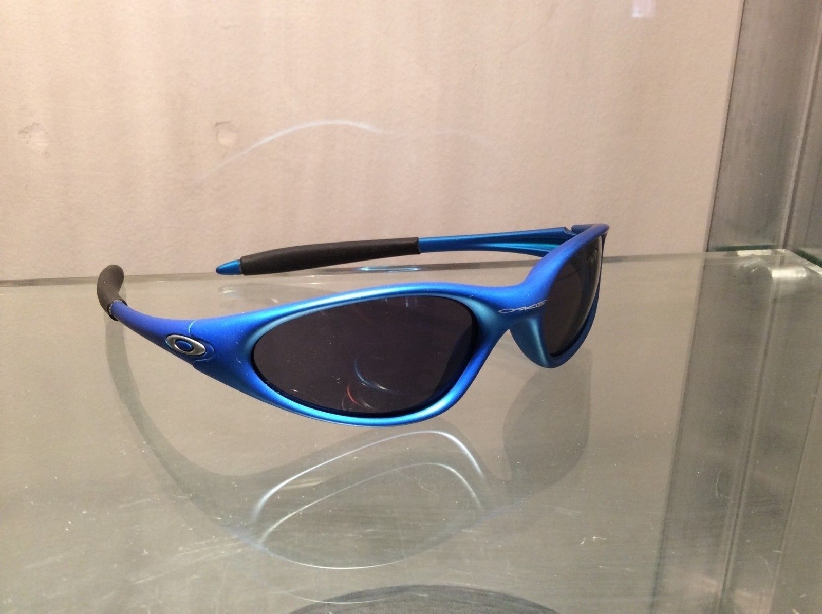 Electric Blue / Black Iridium