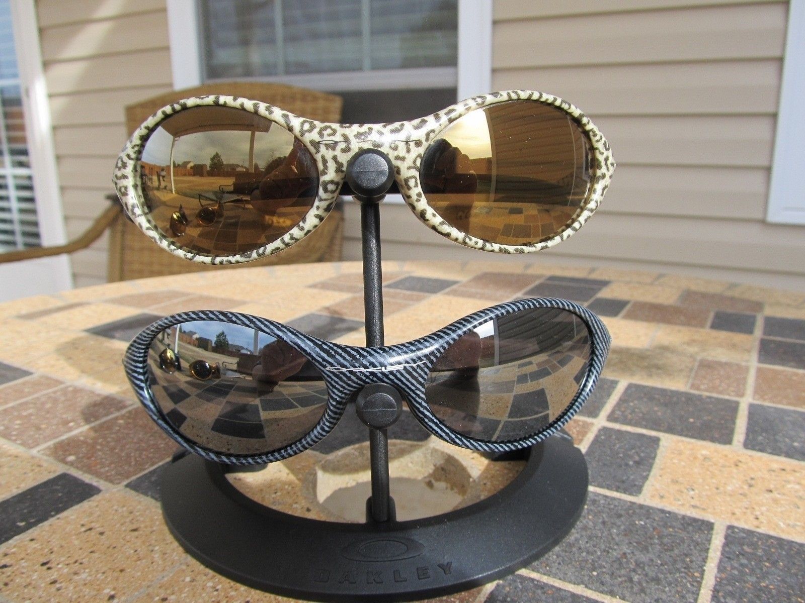 Front - Cheetah, Fingerprint