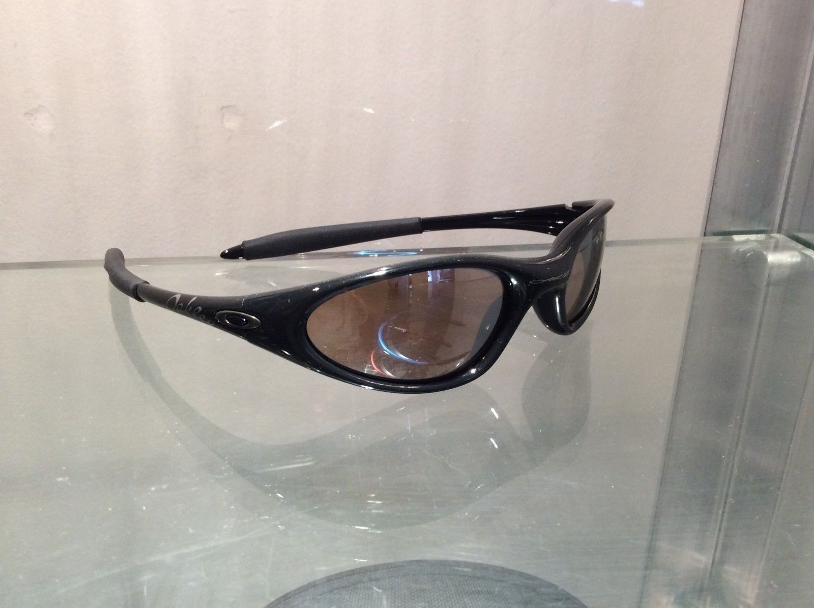 Jet Black / Titanium Iridium