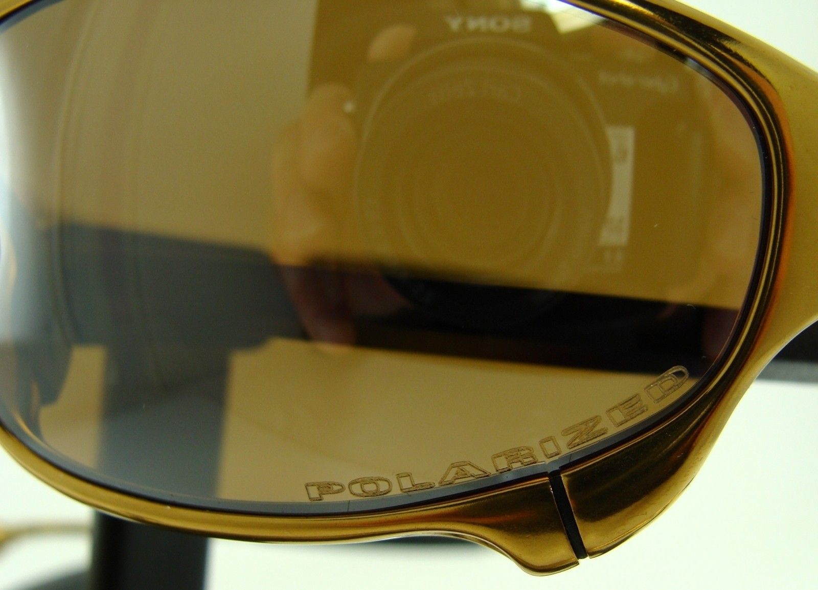 Juliet 24K polar lens closeup