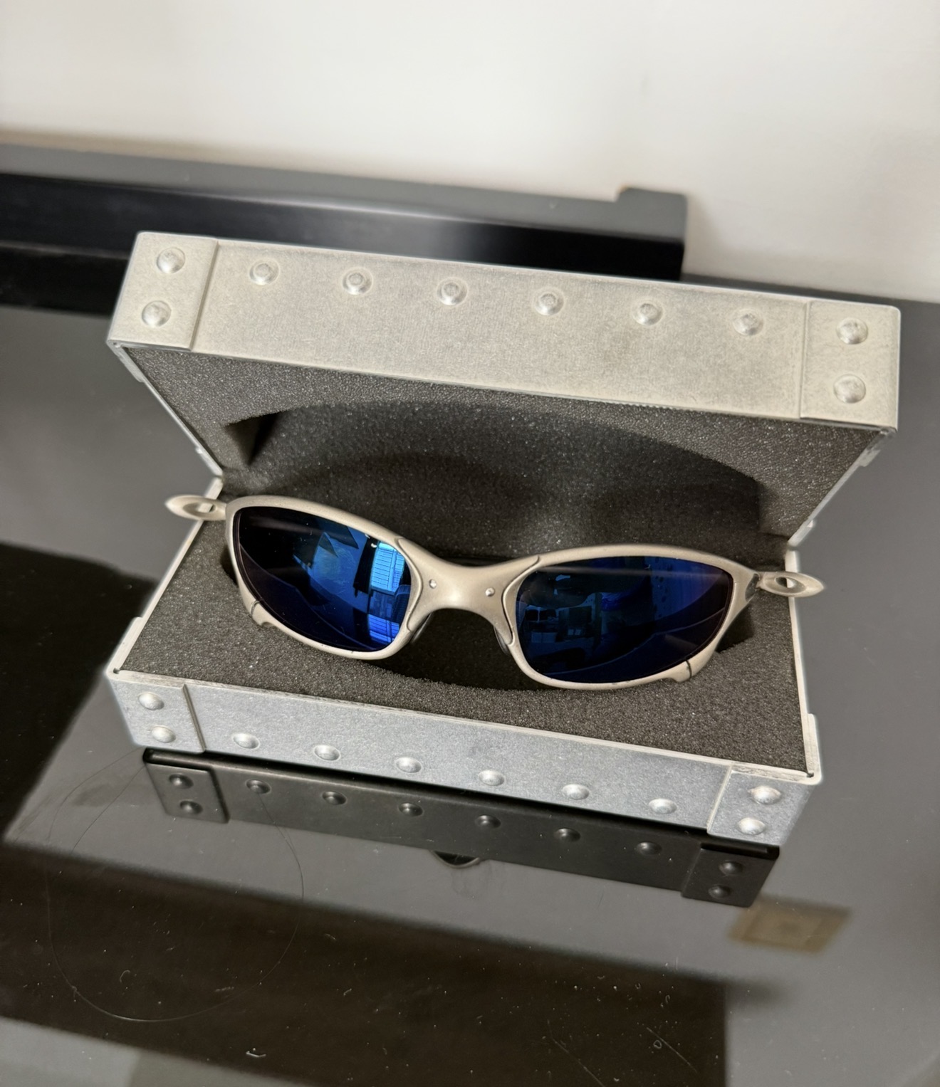 Juliet bone Plasma in a medium vault