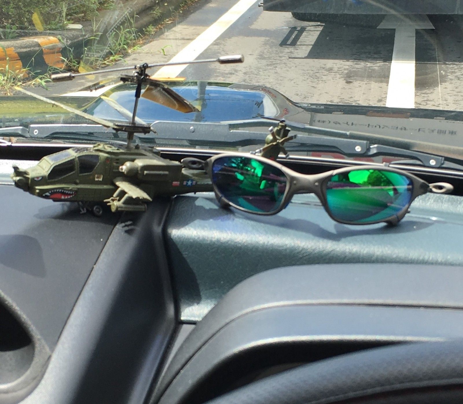 Juliet XM with a scale model Apache