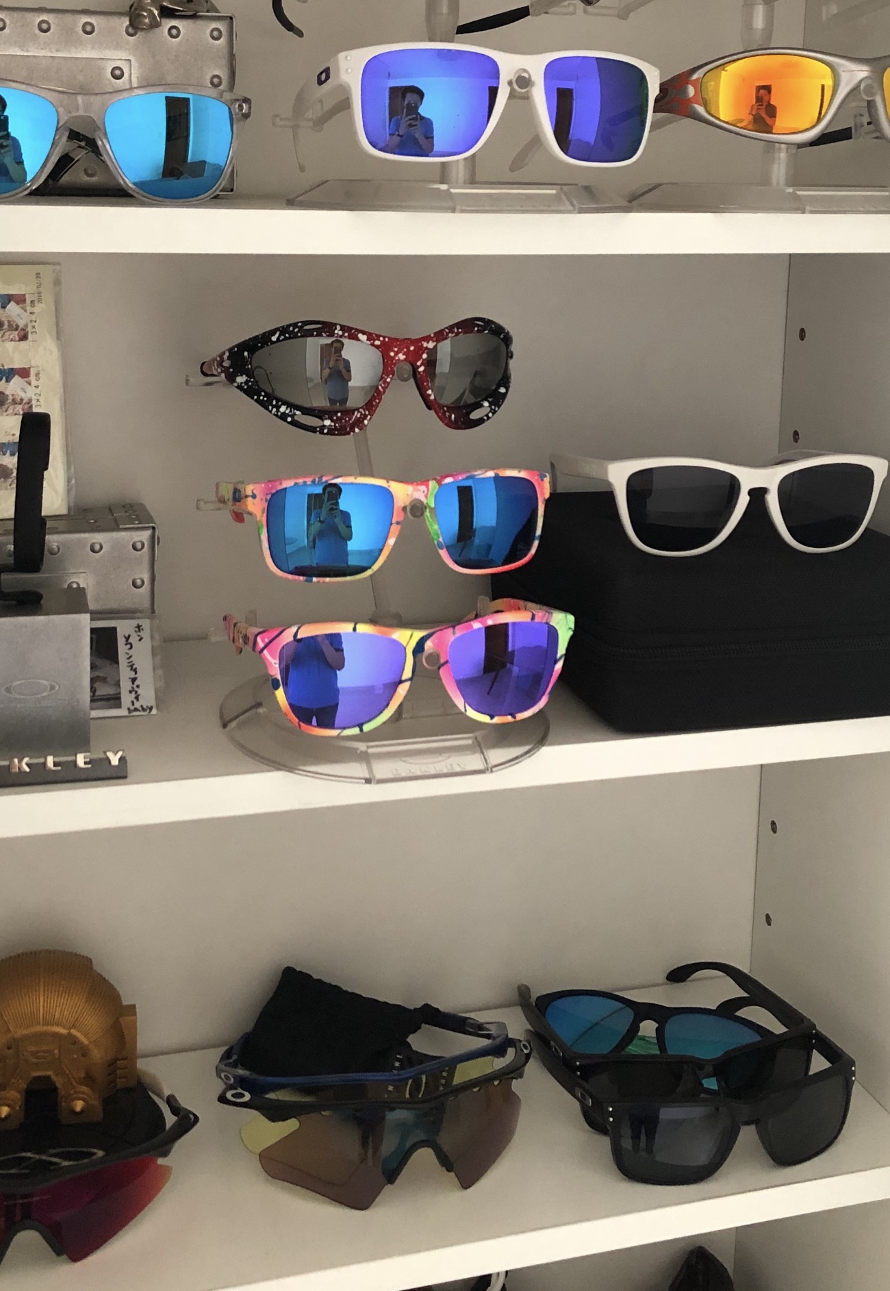 Make shift display. Wish I had an Oakley tower.