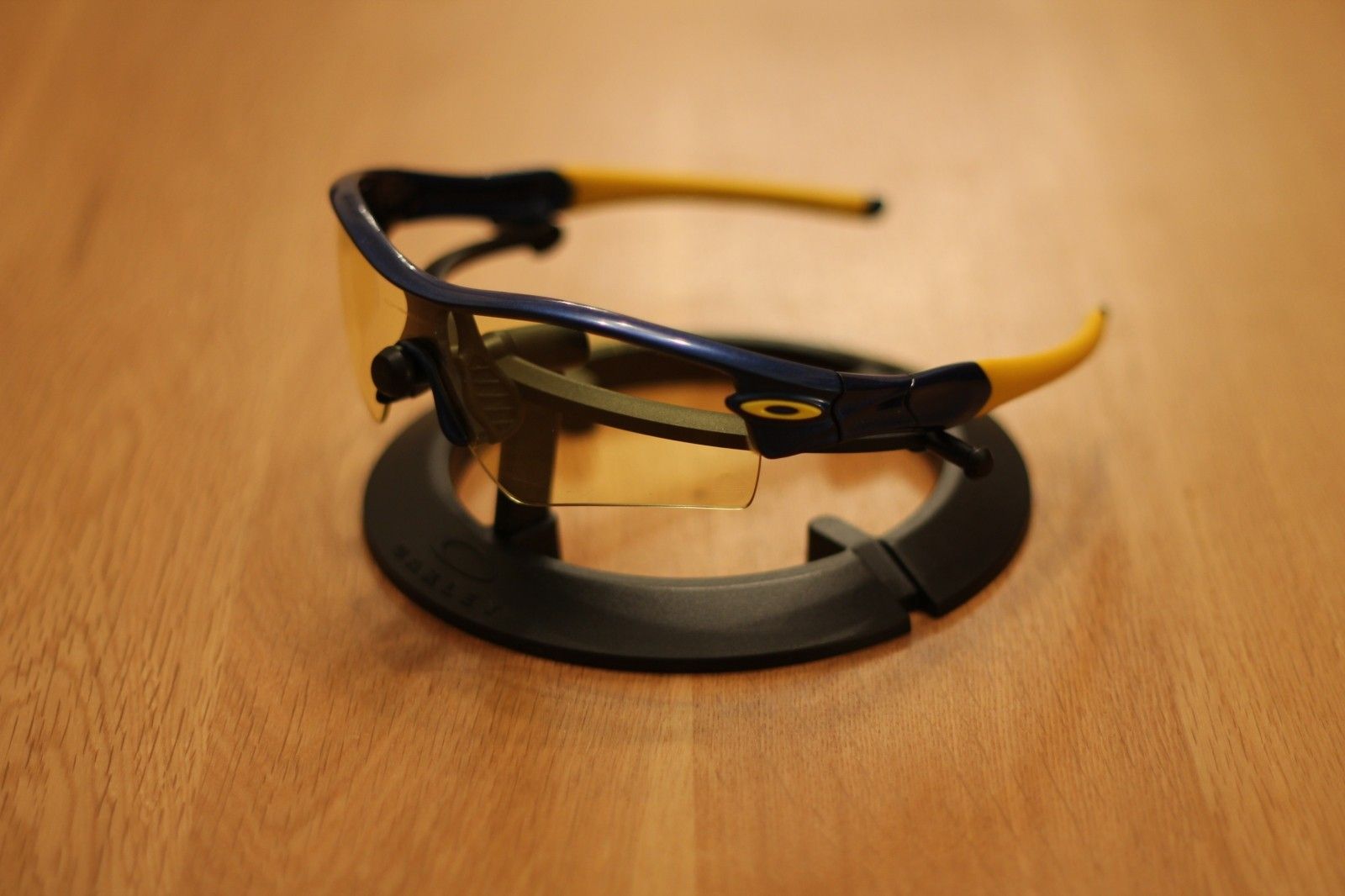 Metallic Blue Straight Arm