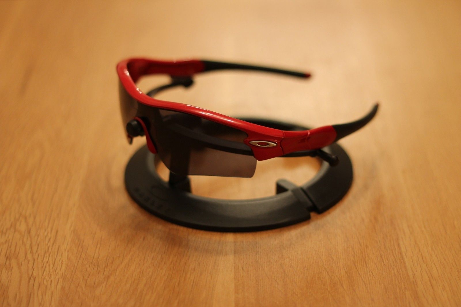 Metallic Red Straight Arm