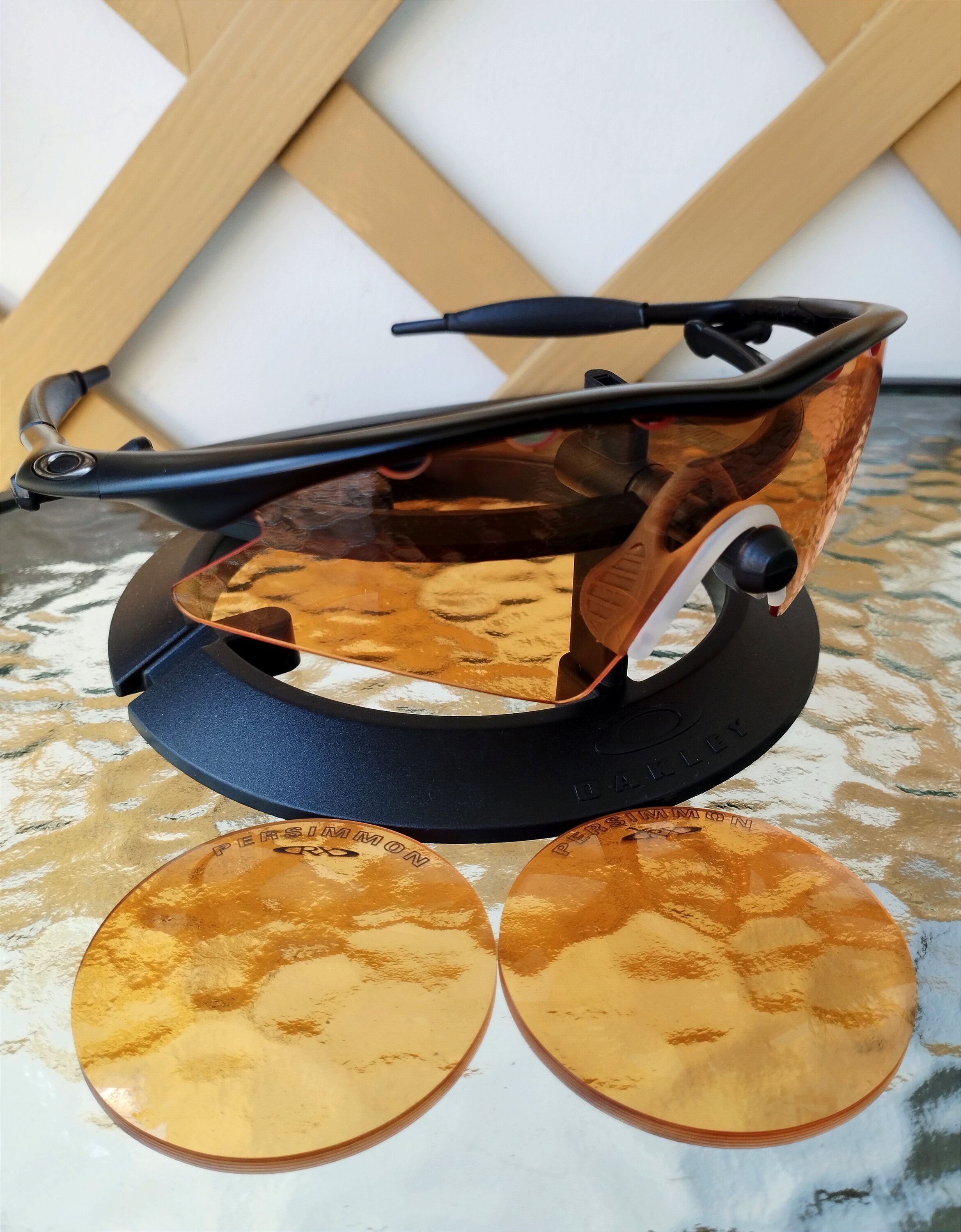 New M Frame Matte Black/Persimmon Sweep Vented 🖤🧡