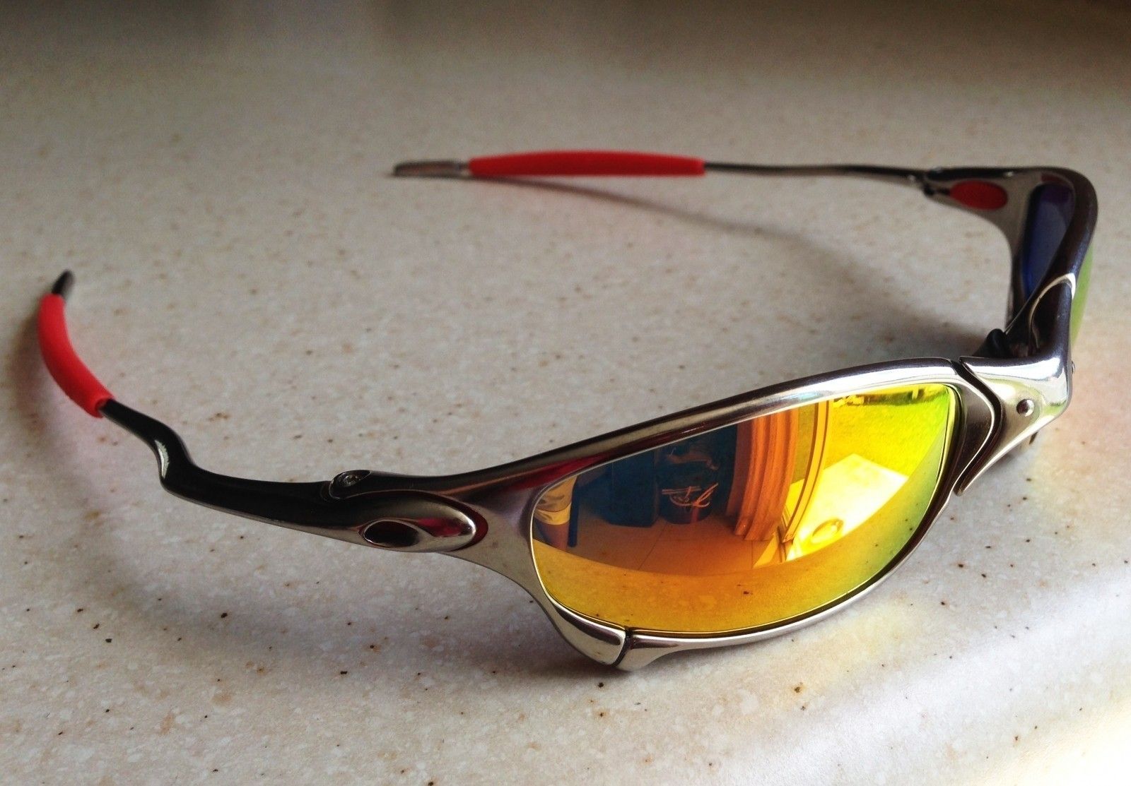 OAKLEY JULIET / POLISHED - RUBY LENSES - Side View