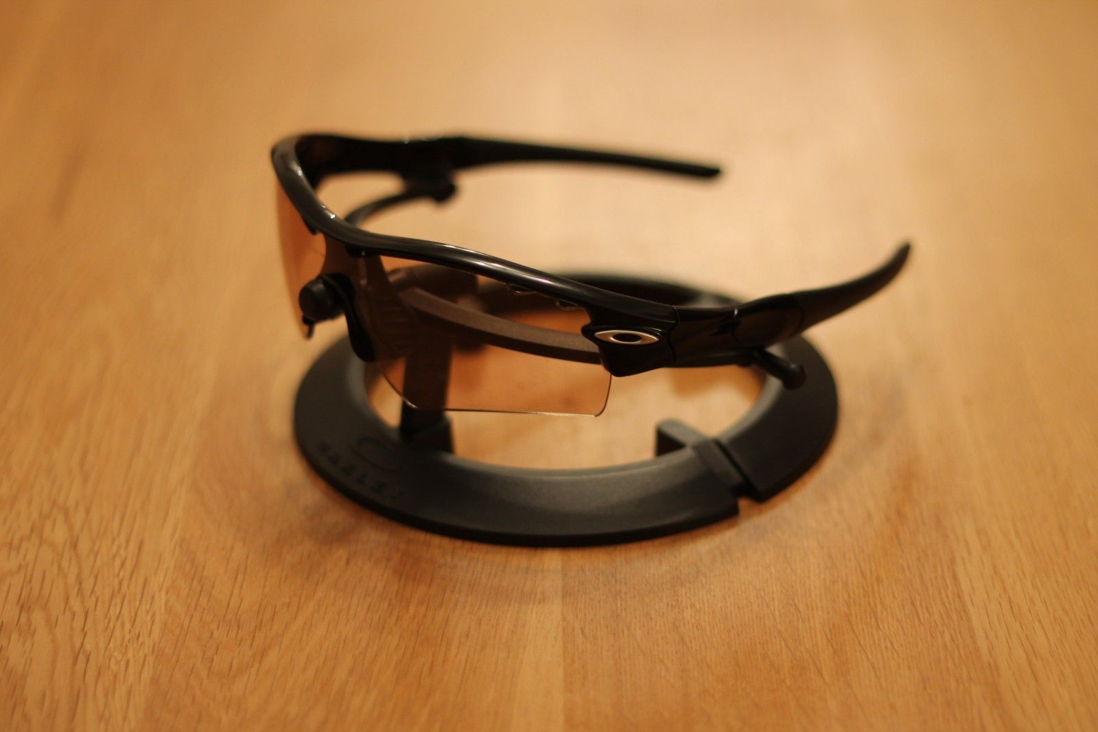 Polished Black Straight Arm