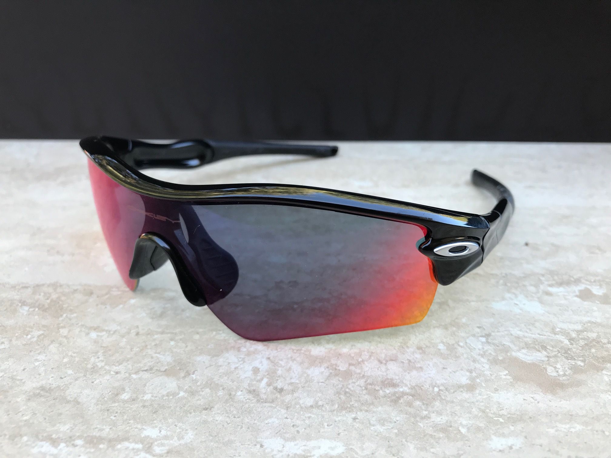 Radar Polished Black w/+ Red