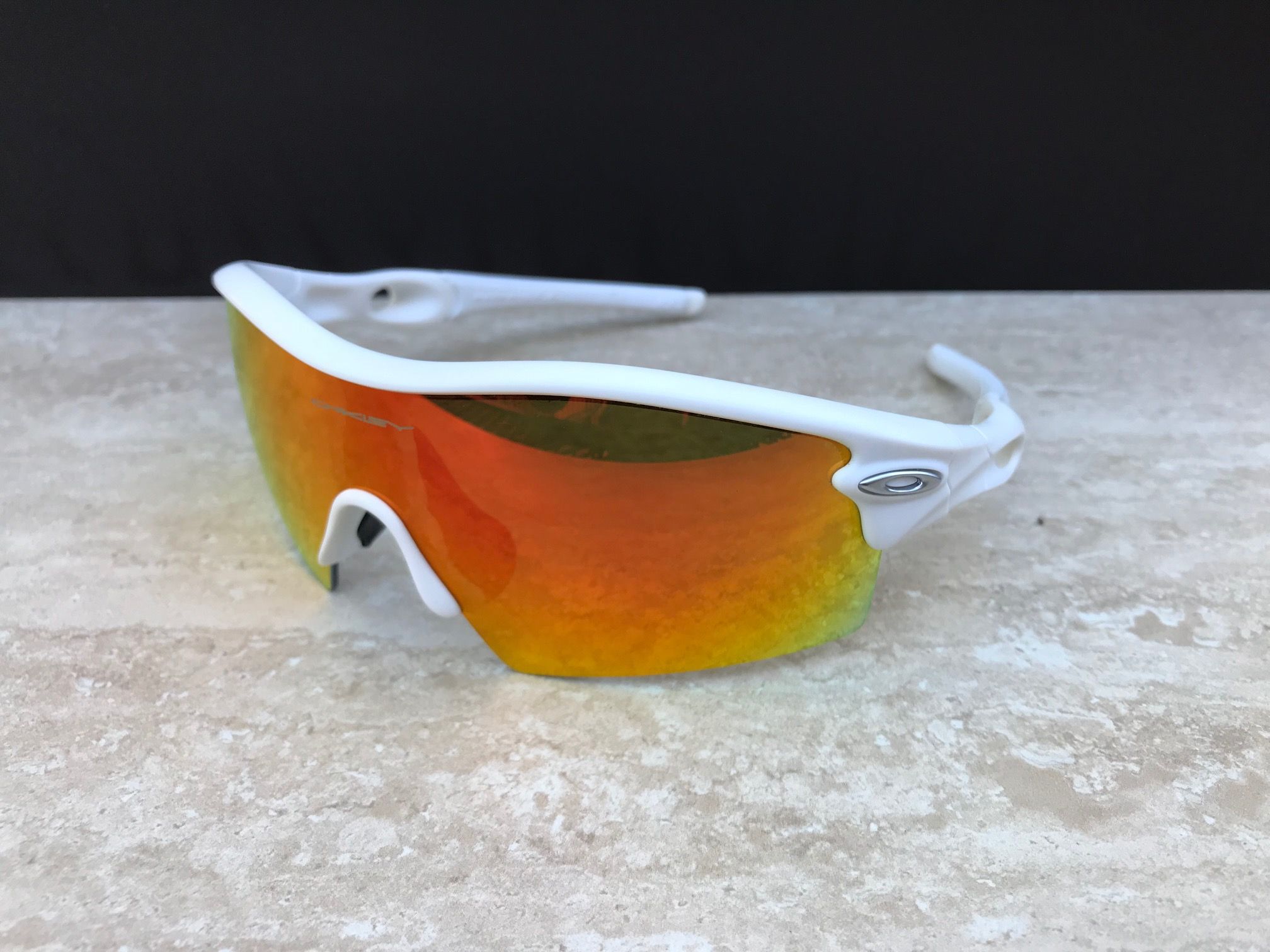 Radar XL Matte White w/Fire